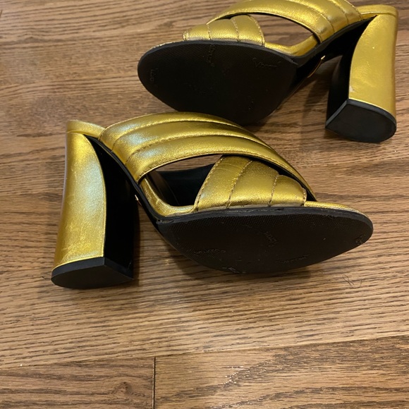 Metallic Gold Gucci Mules / Heels size 37 - Picture 6 of 6